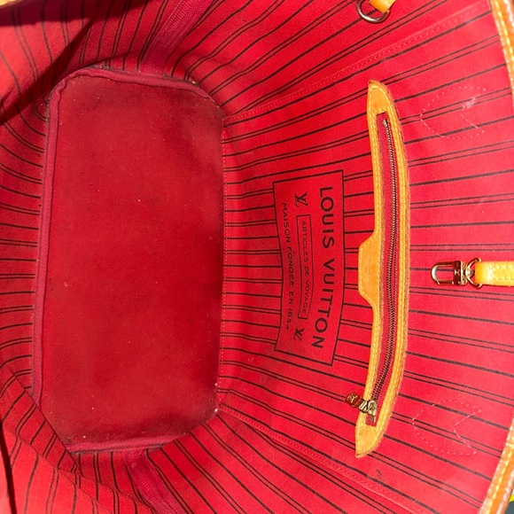 LV Neverfull MM Bag - Picture 11 of 16